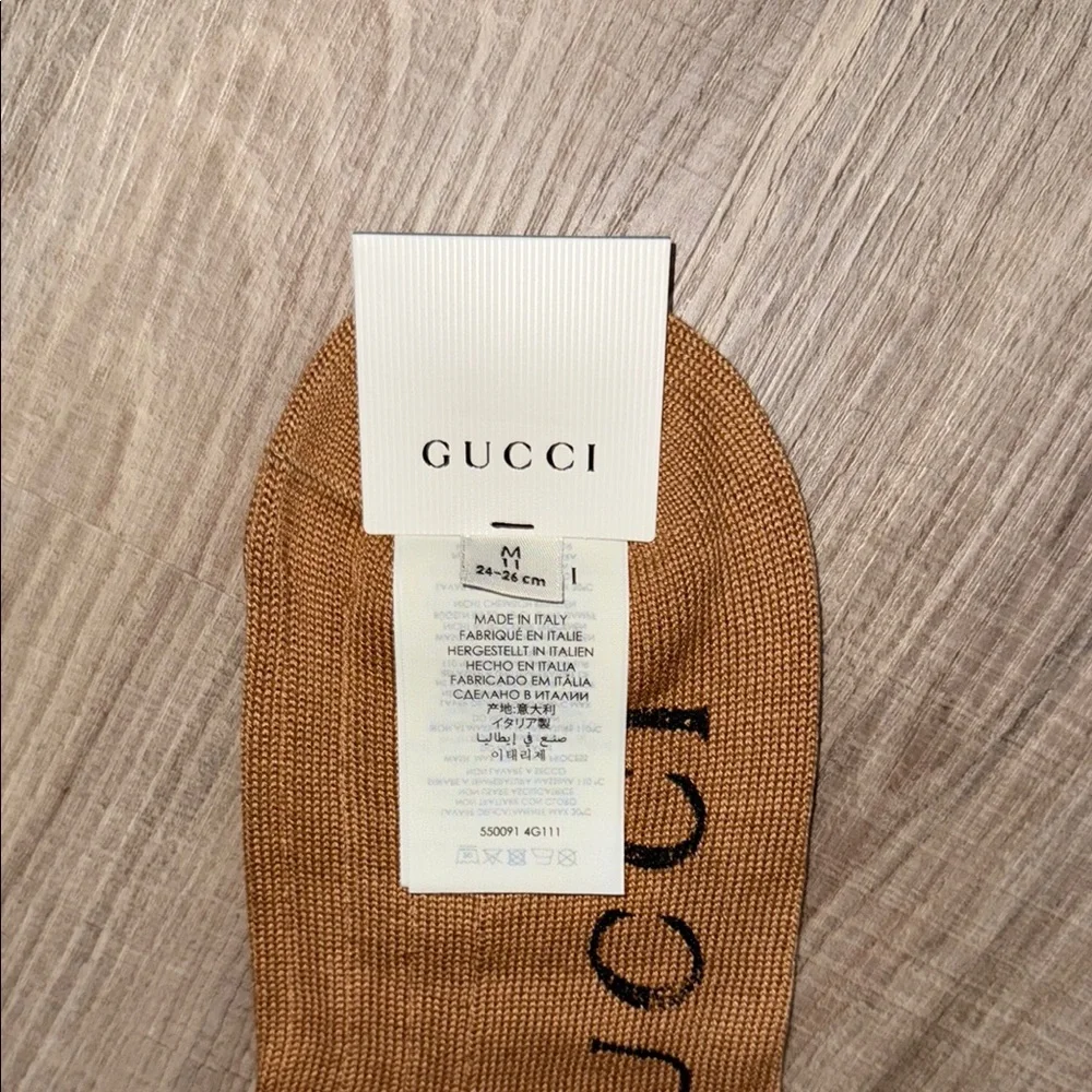 🤎 NWT AUTH GUCCI TAN BROWN SOCKS MEDIUM 🤎 - Picture 3 of 3